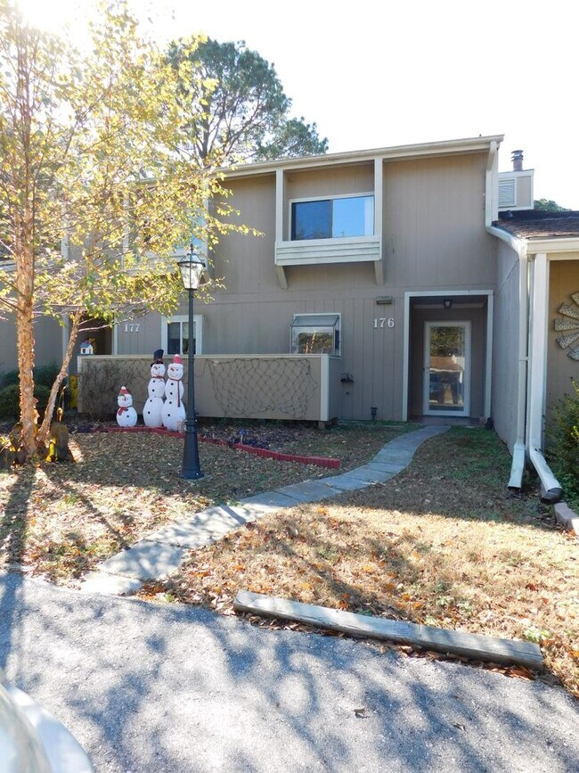 Foto del edificio - 176 Quarterdeck Townes available now in th...