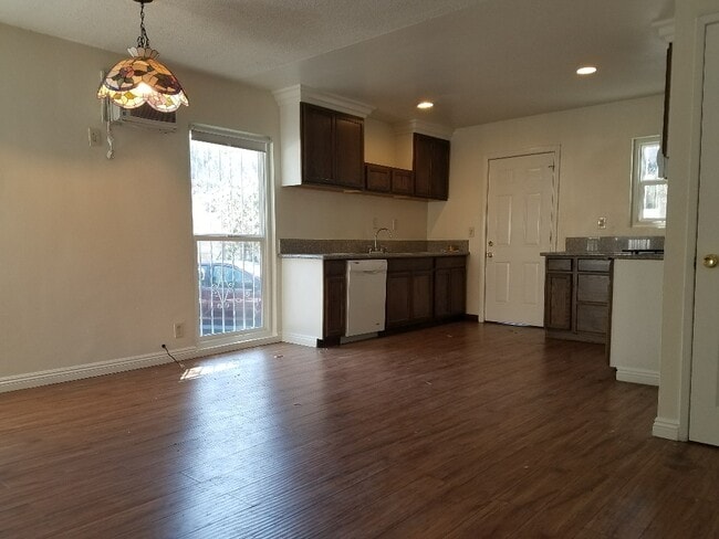 Building Photo - 6615 Lash Ln