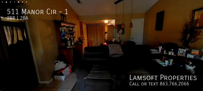 Foto del edificio - 511 Manor Cir