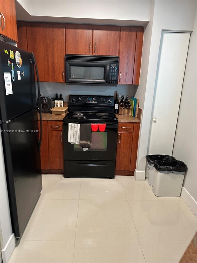 Foto del edificio - 9201 Collins Ave