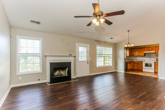 Building Photo - 4809 Camelot Dr