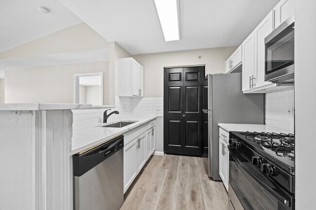 Foto del edificio - 9036 Charlotte Ct