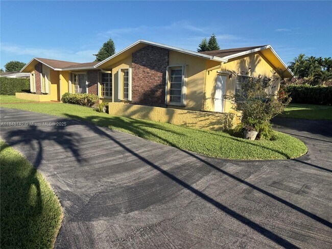 Foto del edificio - 9824 SW 123rd Terrace