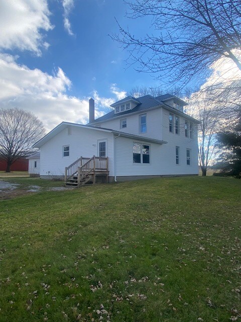 Building Photo - 18310 Danville-Jelloway Rd