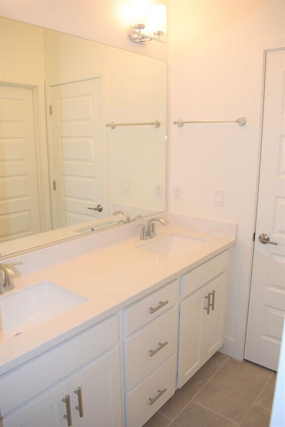 Foto principal - Resident Benefit Package Property