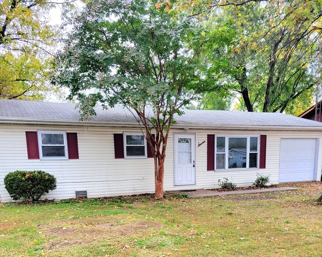 Renovated and Ready to Rent...7 Bradley, Pontoon Beach - Renovated and Ready to Rent...7 Bradley, Pontoon Beach