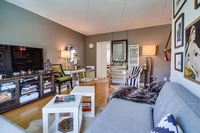 Foto del edificio - 4747 Hamilton St