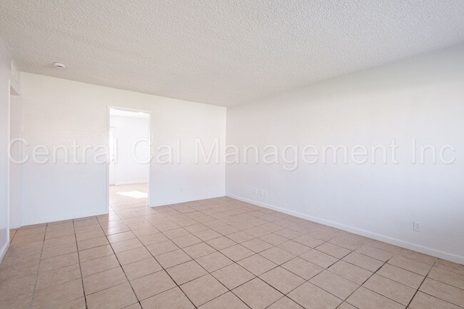 Foto del edificio - 2 Bedroom/1 Bath Apartment  - $995 Per Month!