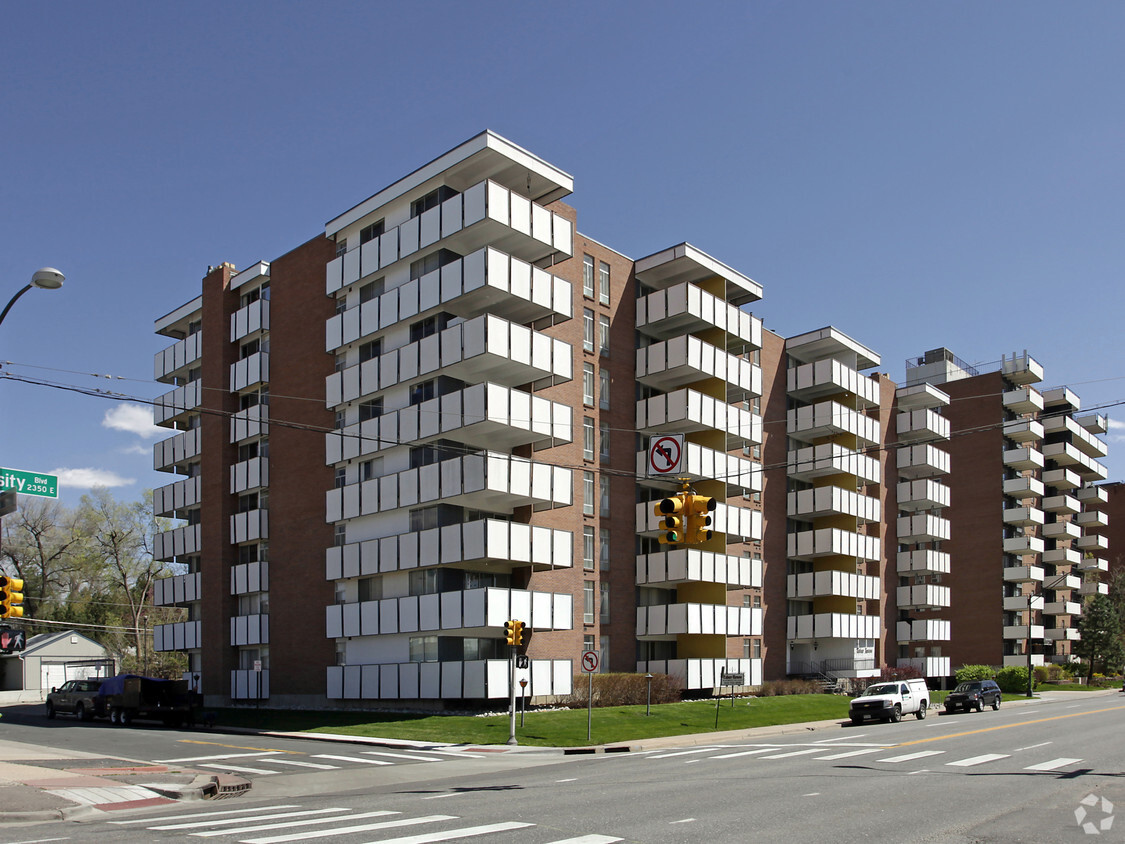 Building Photo - The Tabor House