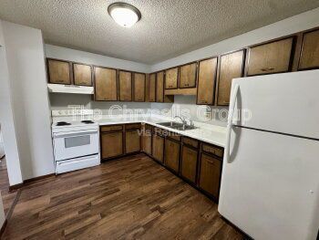 Building Photo - 445 Elm Pl