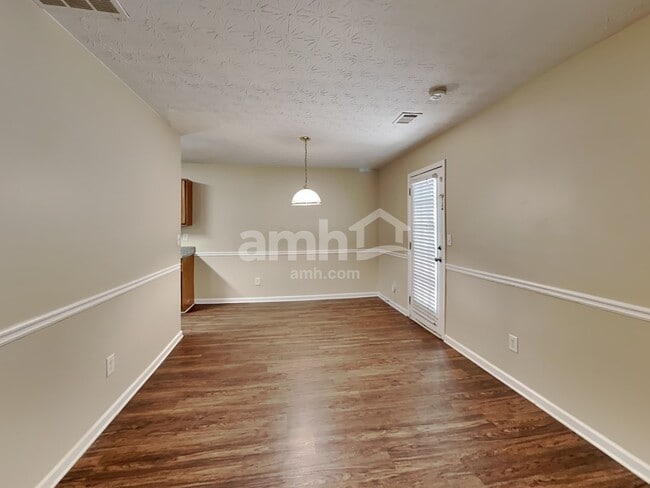 Foto del edificio - 204 Rankin Cir