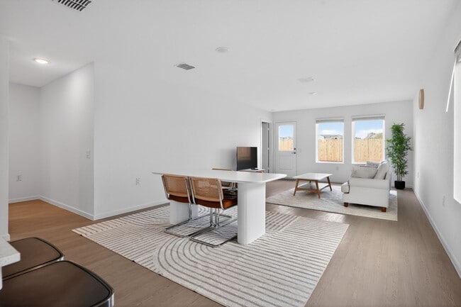 Building Photo - 1451 Neria Loop