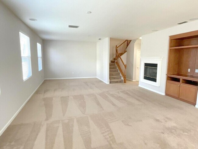 Foto del edificio - Month to month Rental ! Beautiful & Spacious End Unit Home in Shelbourne at Windemere! Top Rated ...