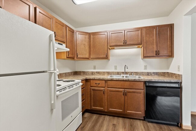 Interior Photo - Apple Valley Associates LLC