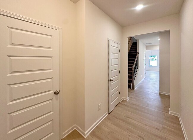 Building Photo - 86 Professional Ct