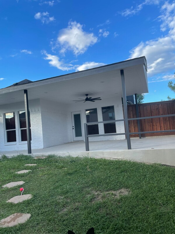 Foto del edificio - 631 Primrose Ln