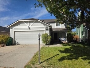 Building Photo - 2340 Eastwood Dr