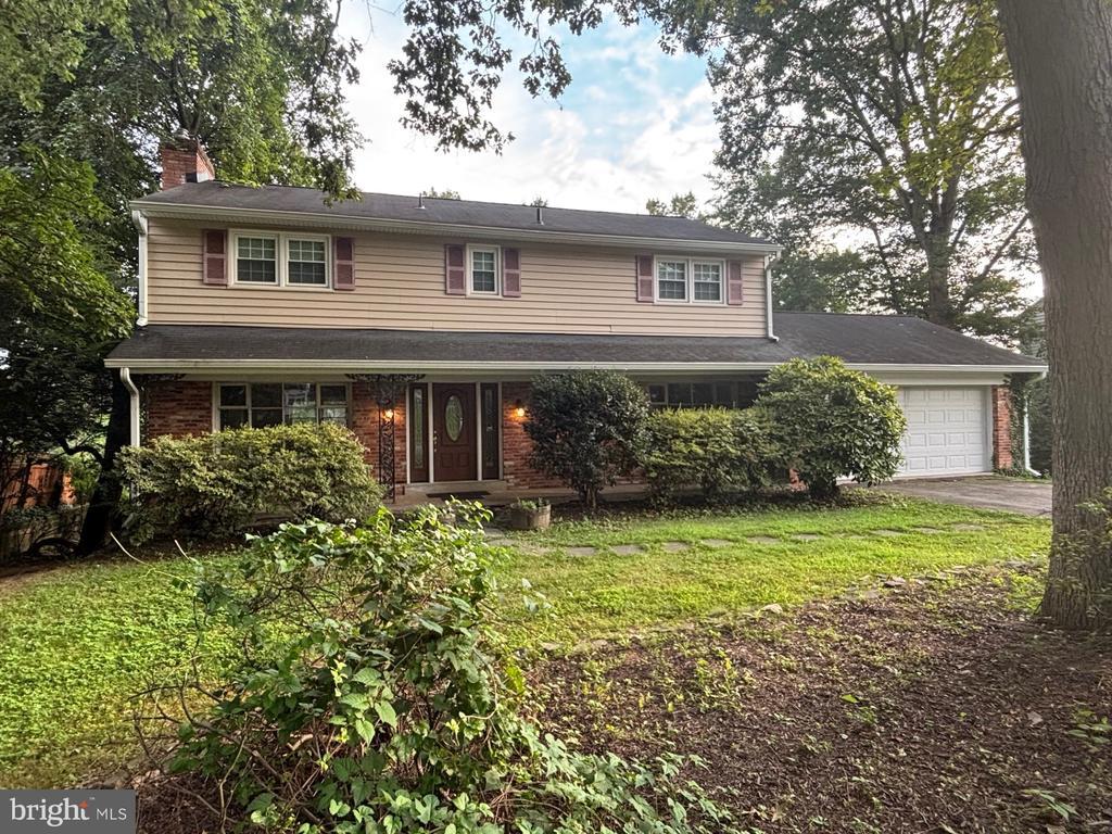 Foto principal - 7917 Falstaff Rd