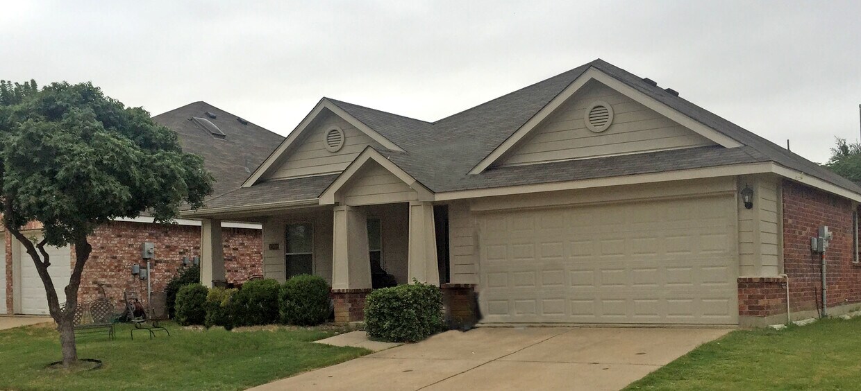 Foto principal - 1000 Warbler Ln