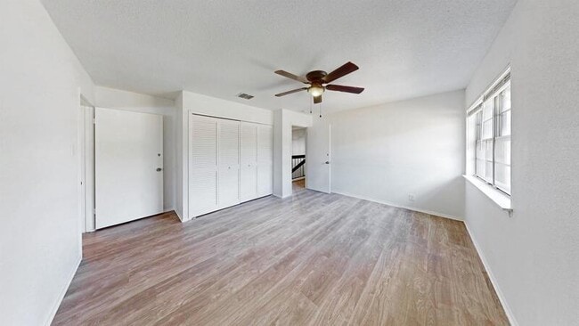 Building Photo - 6512 Magic Oaks