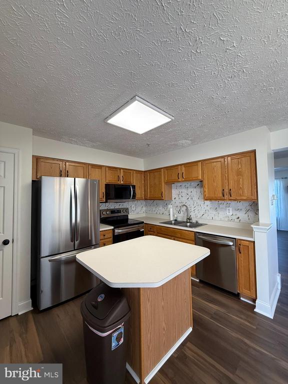 Building Photo - 1064 Jeanett Way