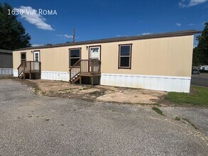 Building Photo - 1630 Via Roma Dr