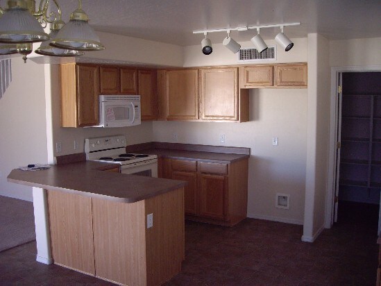 Building Photo - 13426 W Rovey Ave