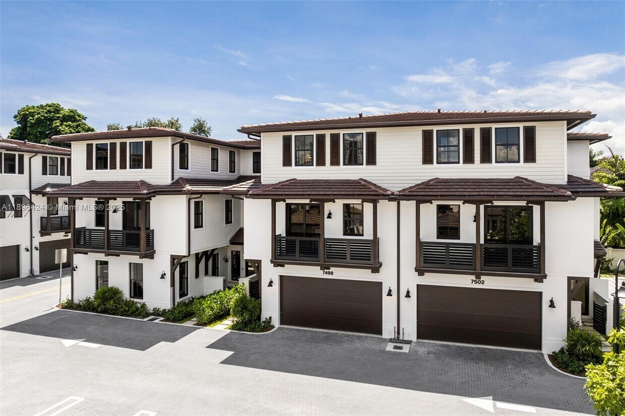 Foto principal - 7498 SW 100th St