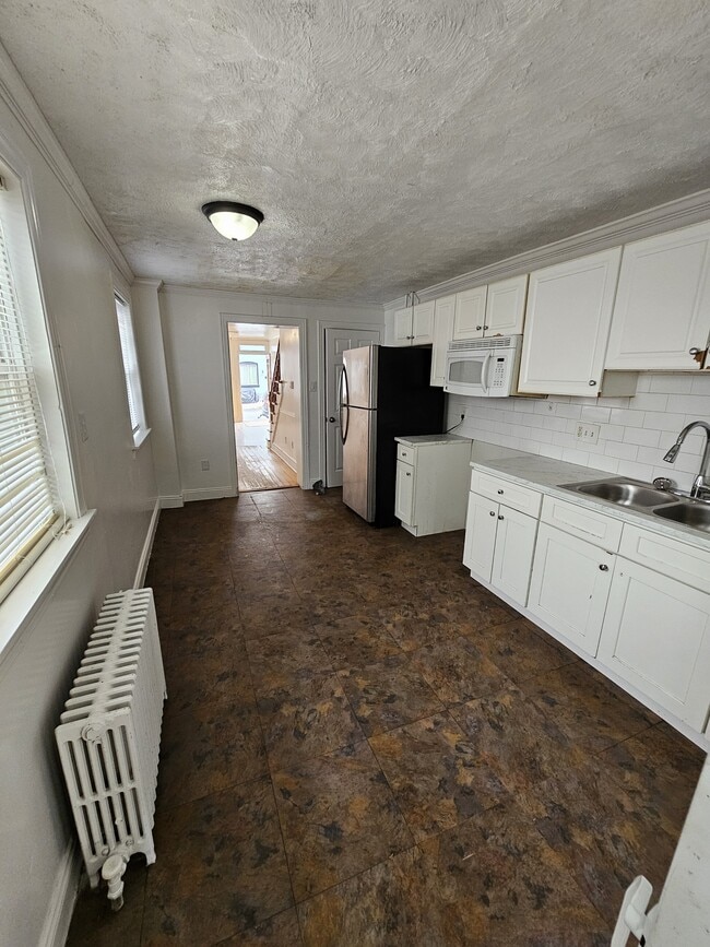 Foto del edificio - 633 1st St