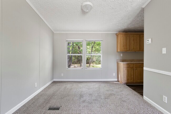 Building Photo - 11612 Independence Rd