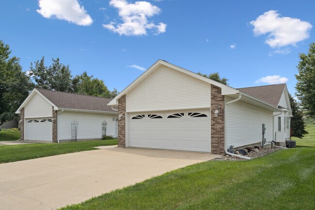 Building Photo - 4307 Briarwood Dr