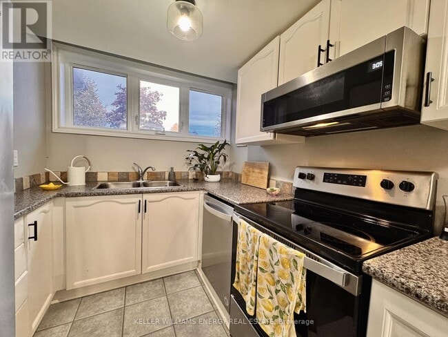 Building Photo - 35 Champine Square