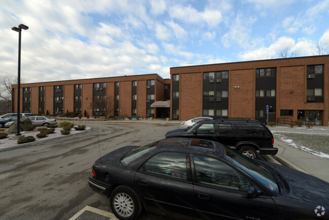 Building Photo - Douglas Manor Apartments