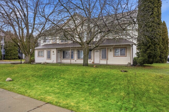 Building Photo - 3385 W Lilac Ct