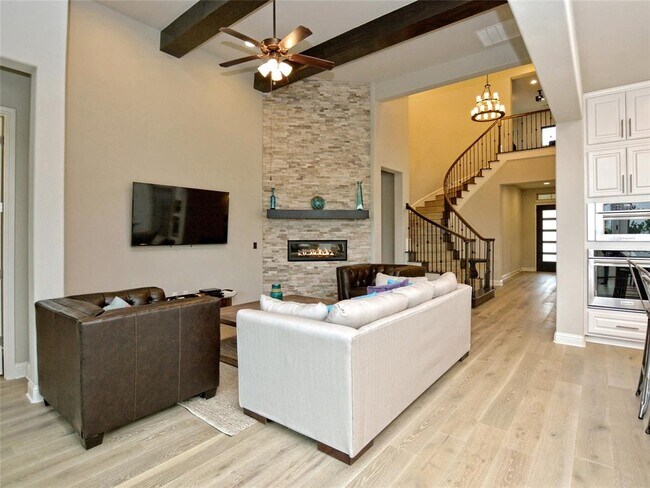 Building Photo - 11000 Cut Plains Loop