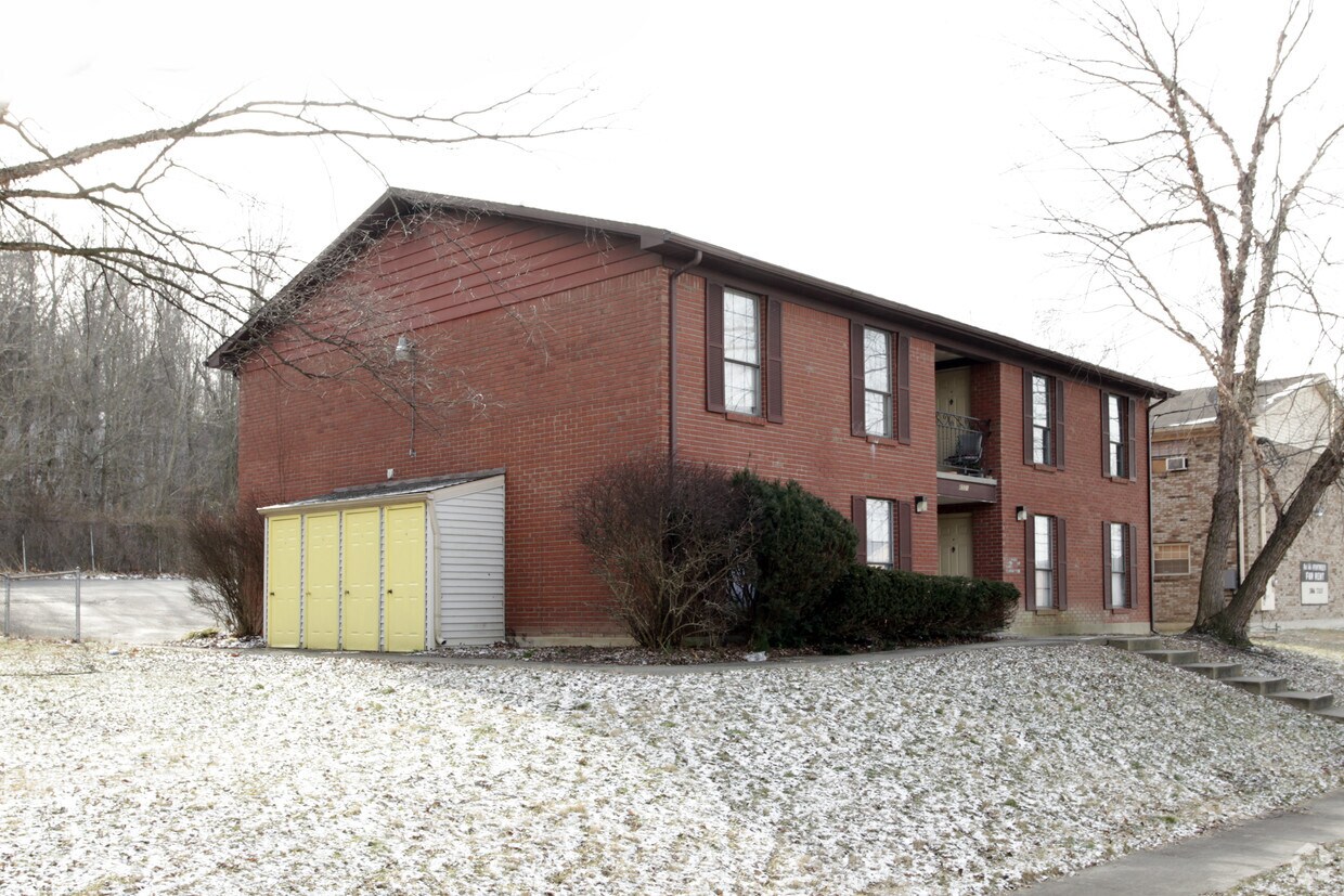 Primary Photo - 8501 Standing Oak Dr