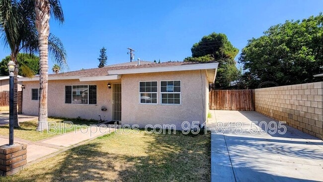 Building Photo - 6051 Vista De Oro