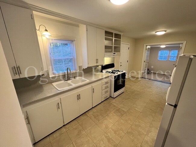 Building Photo - 2209 S. Broad St-3BR/2BA-Washington Park H...