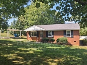 Building Photo - 1317 Ross Dr