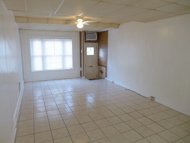 Building Photo - 225 S Eaton St