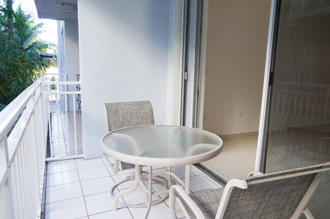 Foto del edificio - 947 Lenox Ave