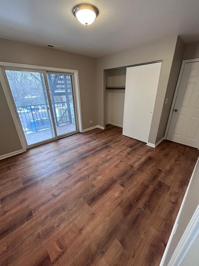 Foto del edificio - 5905 S Indiana Ave