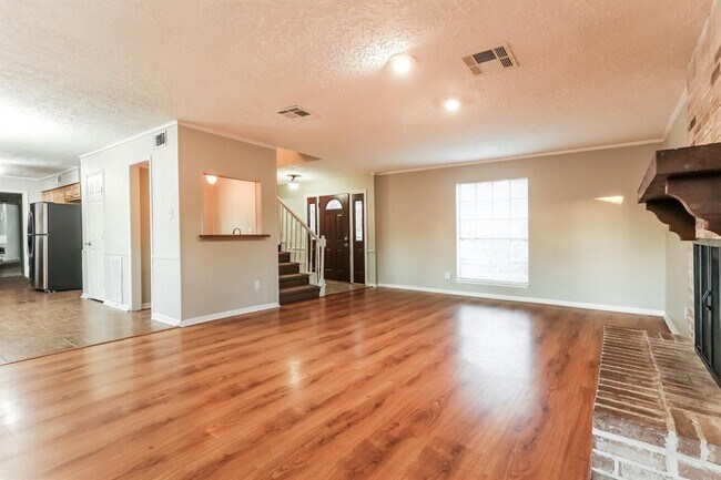 Building Photo - 17727 Windy Point Dr
