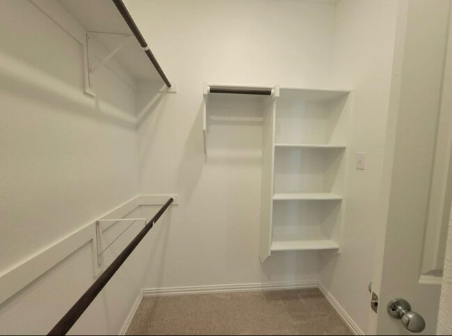 Building Photo - 9933 Diamondhead Dr