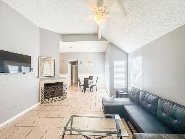 Foto del edificio - 18579 N Lyford Dr