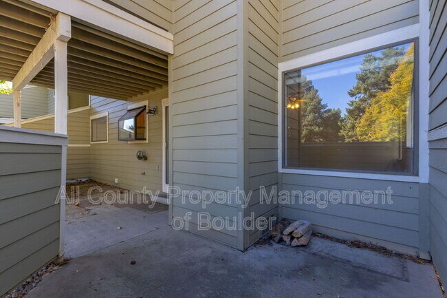 Foto del edificio - 8011 Countryside Park