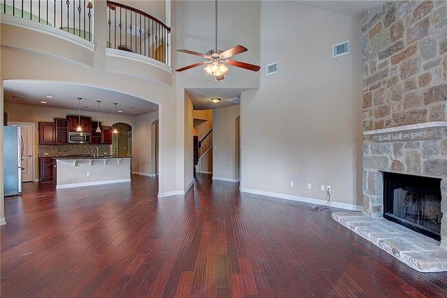 Building Photo - 2409 Santa Clara Ln