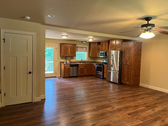 Foto del edificio - 280 Sleepy Hollow Rd