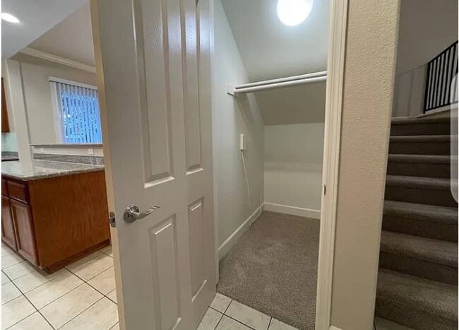 Foto del edificio - Available Now