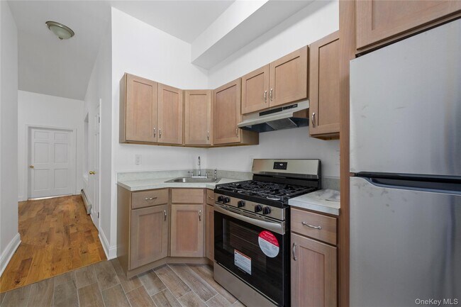 Foto del edificio - 1587 Lincoln Pl